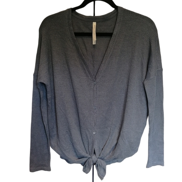 BABATON The Group Taurus Longsleeve Dusty Blue Button Tie Front Waffle Small